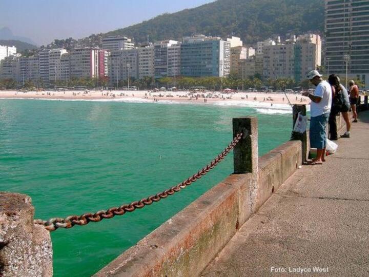 Rio Guesthouse - Um quarteirão da Praia de Copacabana Rio de Janeiro Exterior foto